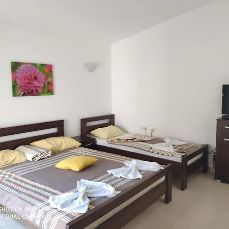 Apartments Brnjada ストモレ エクステリア 写真