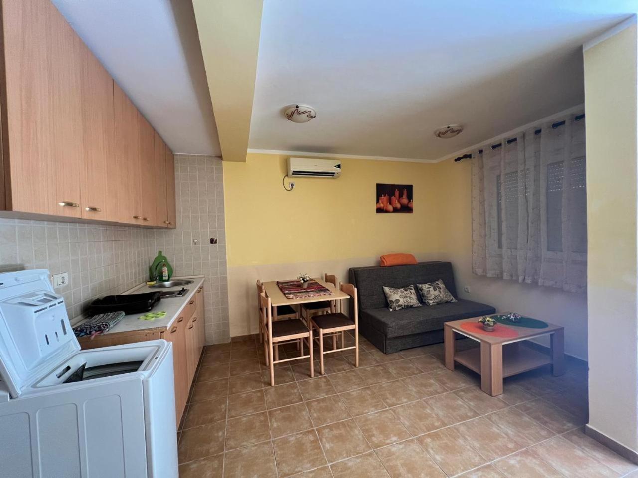 Apartments Brnjada ストモレ 部屋 写真