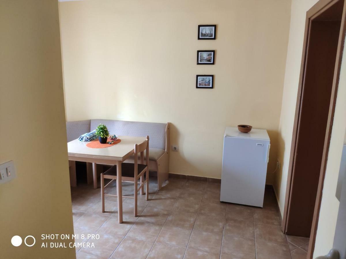 Apartments Brnjada ストモレ エクステリア 写真